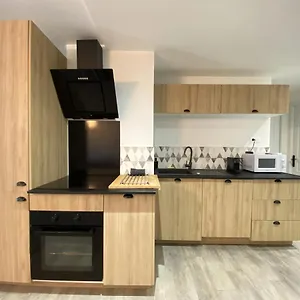 La Cle -climatisation - Parking Prive - Ideale - Professionnels - Familles - Amis Appartement