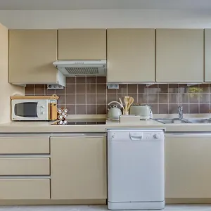 Escale De L'yvette - 50m2 Cosy, Balcony & Parking Appartement Longjumeau